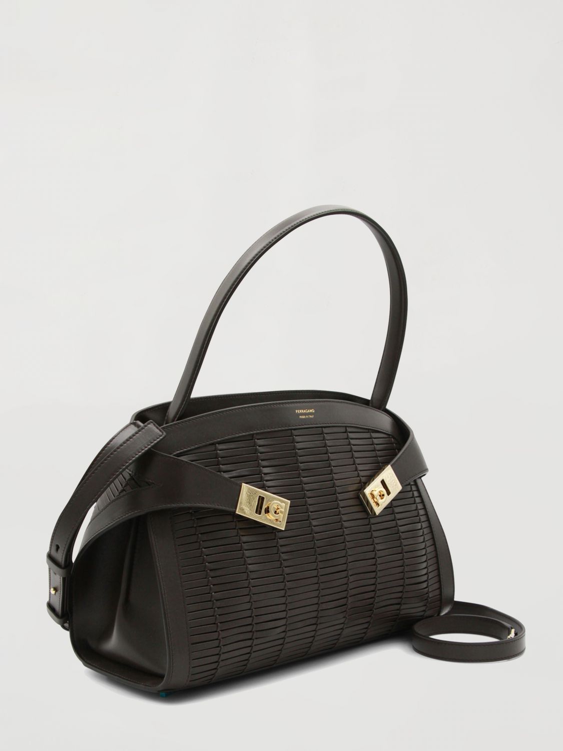 woman's shoulder bag