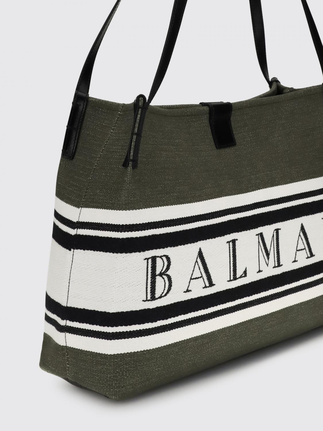 woman's shoulder bag