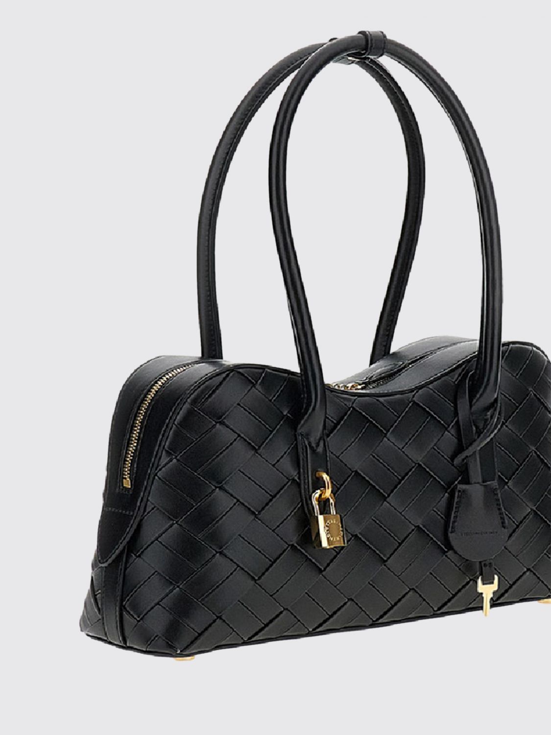 woman's shoulder bag