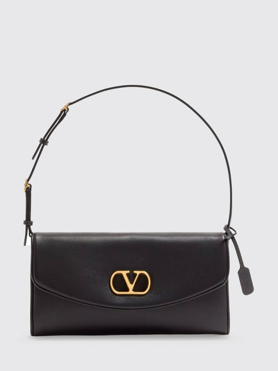 womans shoulder bag