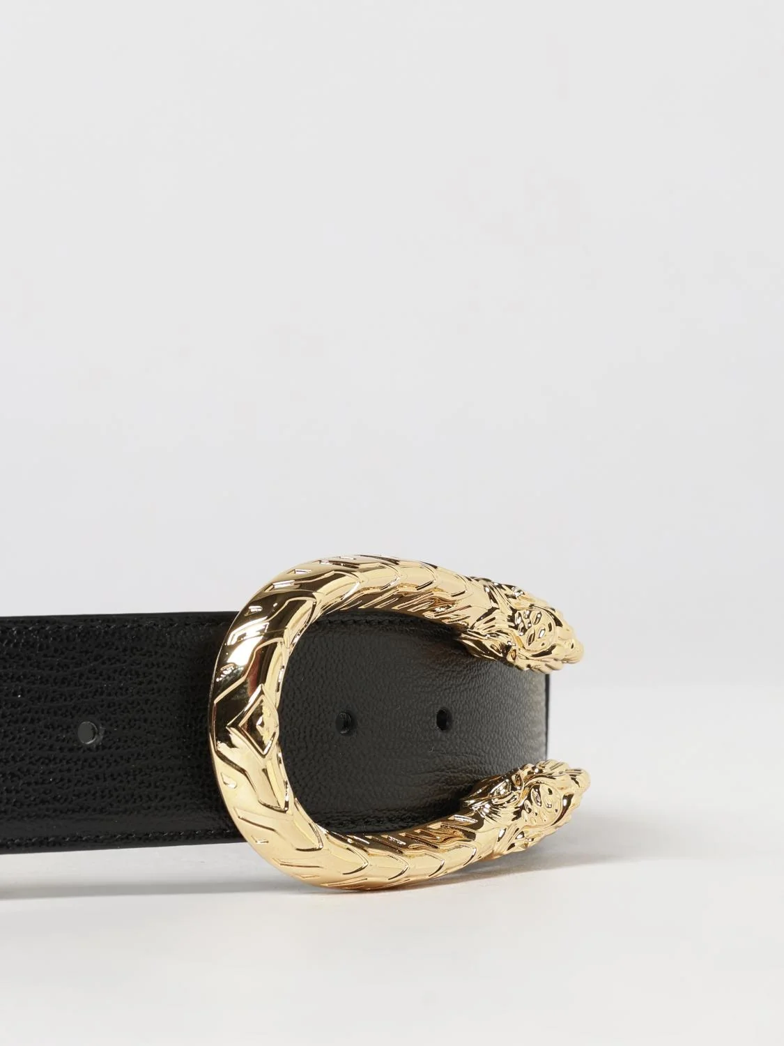 leather belt with logo buckle