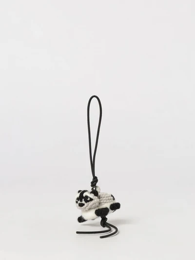 raccoon animal-shaped keychain in crochet wool and calfskin