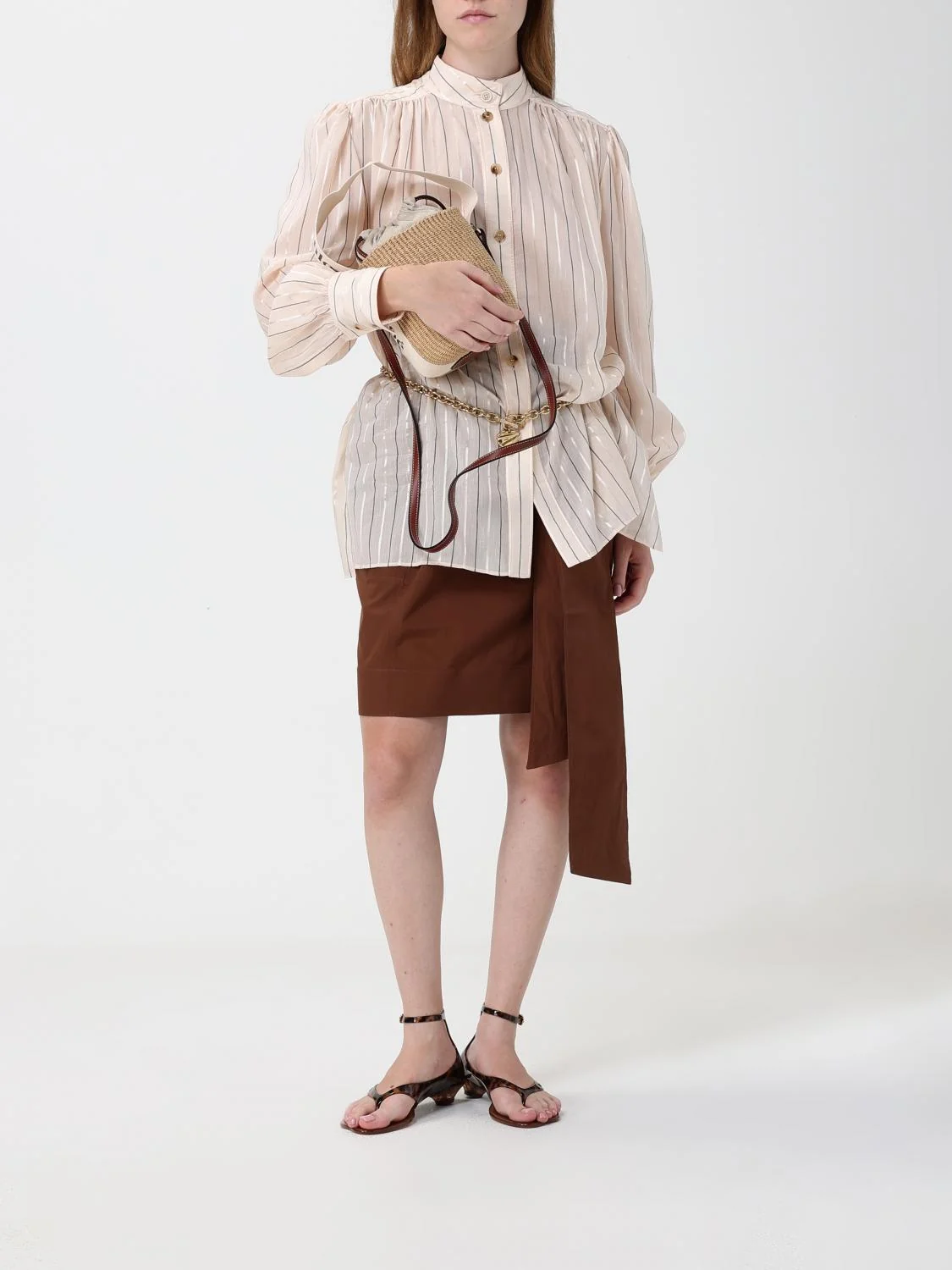chloé woody mini raffia bucket bag with leather strap