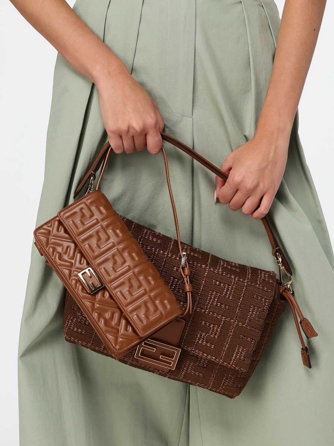 mamma baguette bag in raffia with ff monogram and leather handle
