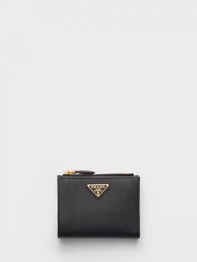 womans wallet