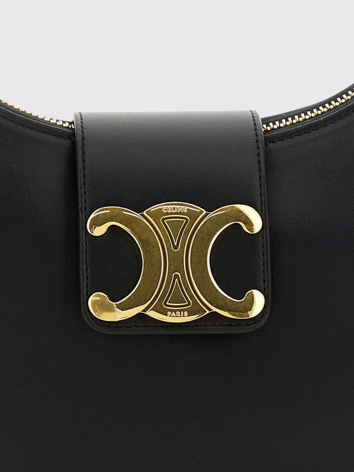 woman's shoulder bag