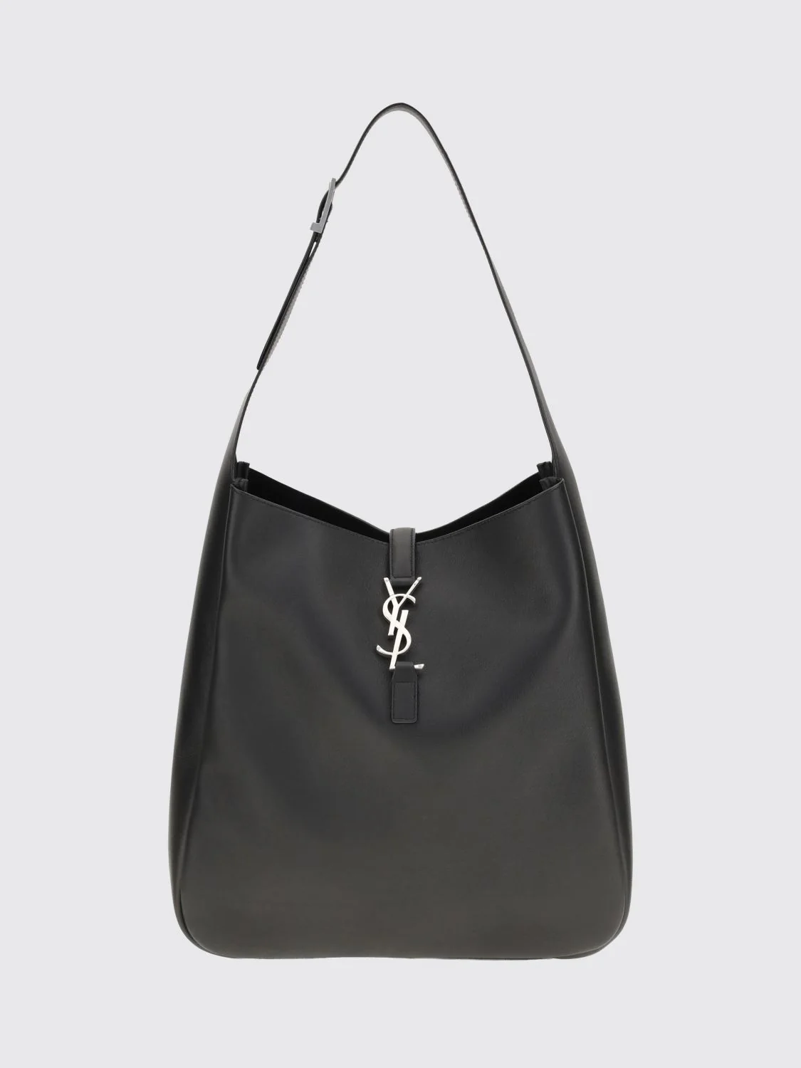 le 5 à 7 shoulder bag in smooth calfskin with pouch