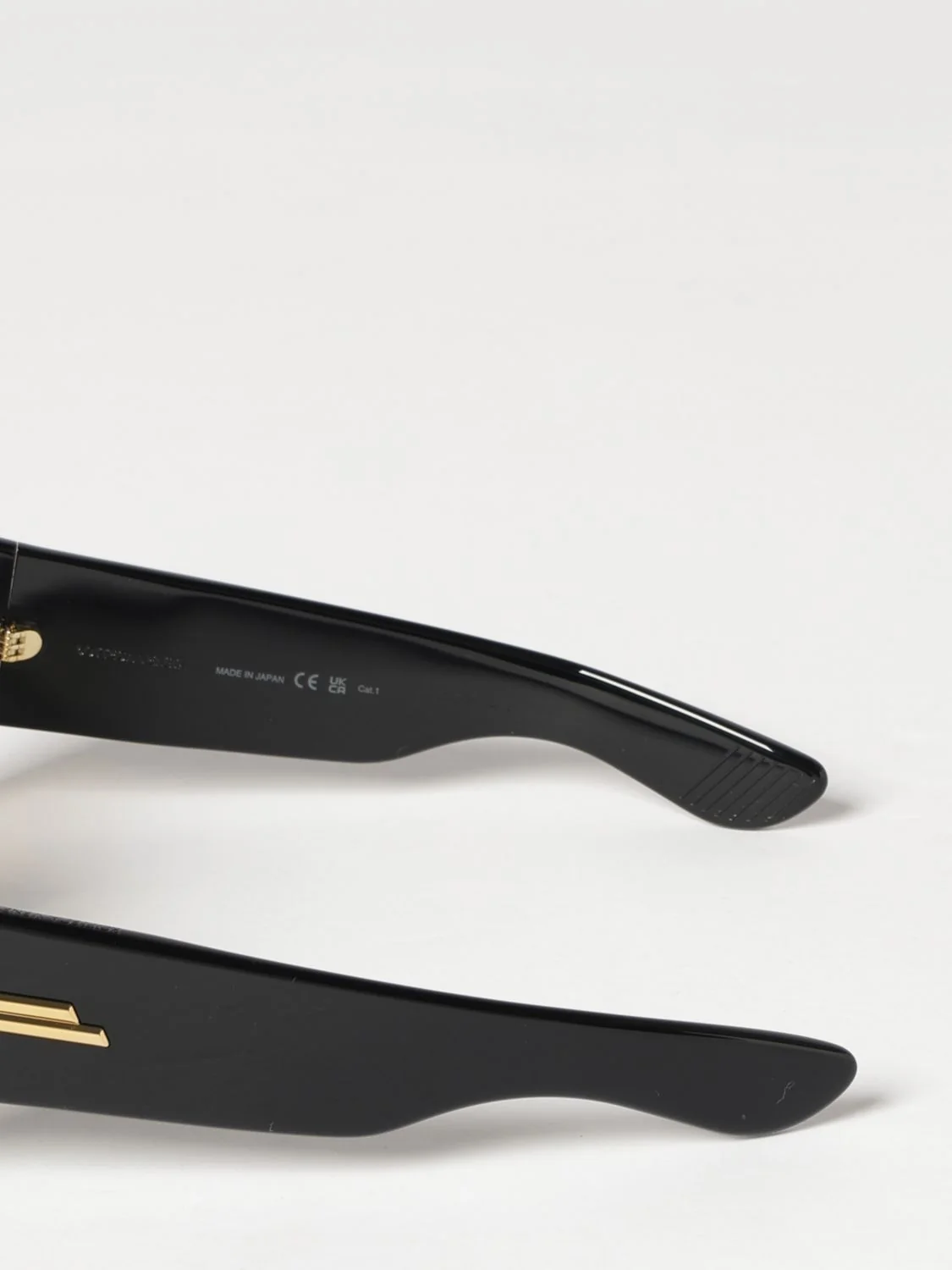 aviator flared sunglasses in acetate with colored lenses