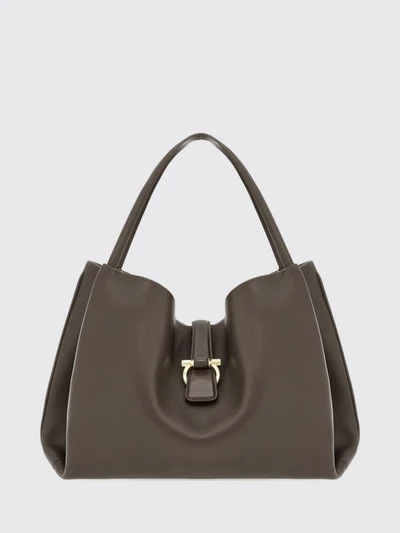 womans shoulder bag