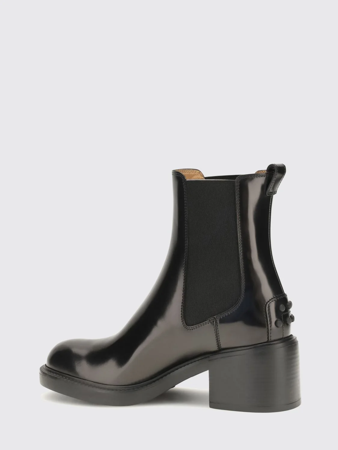 t timeless brushed leather chelsea boots with medium heel