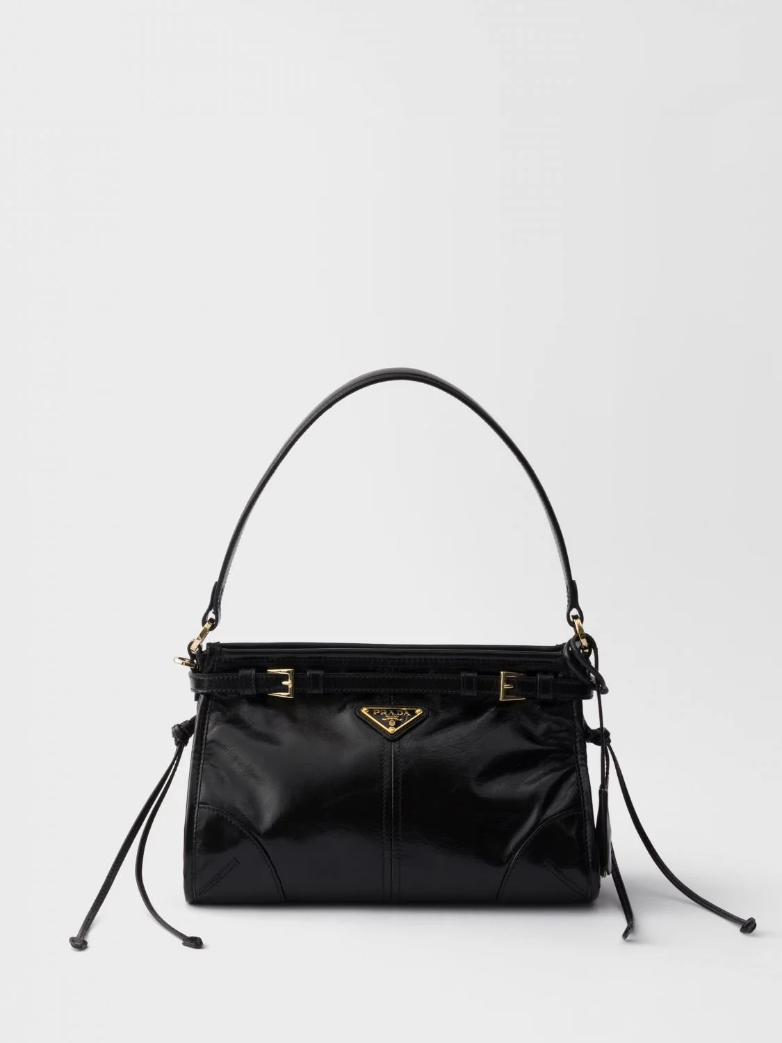 woman's shoulder bag