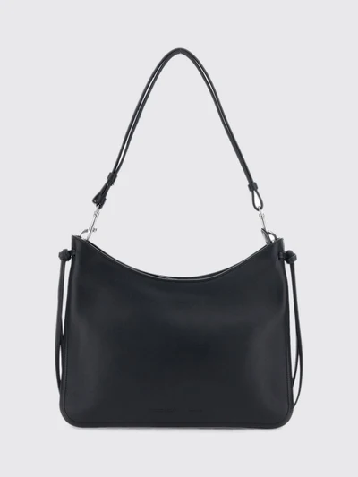 womans shoulder bag