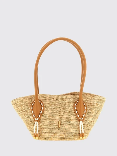 womans shoulder bag