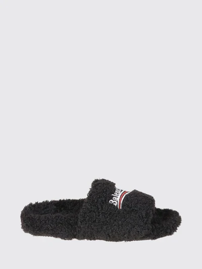 womans heeled sandal