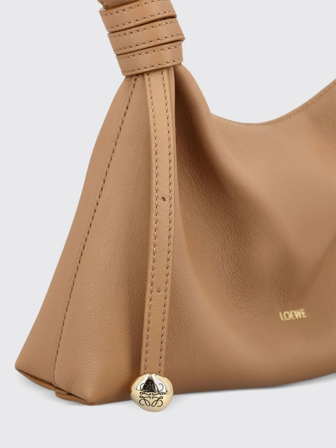 woman's shoulder bag