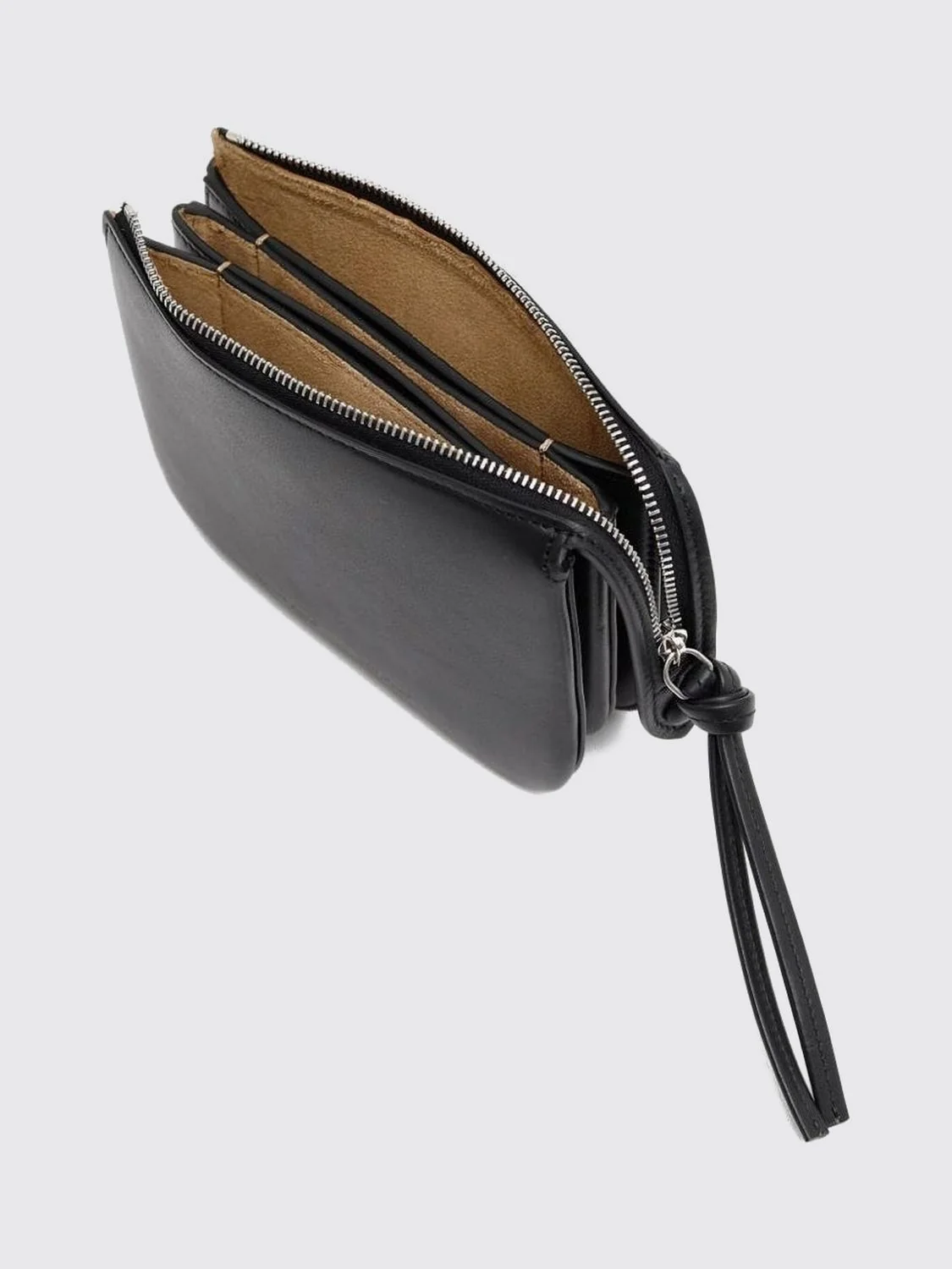 clutch in smooth calfskin with three internal compartments