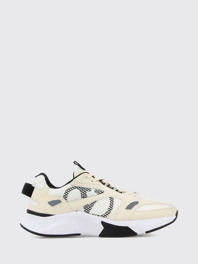 womans sneakers