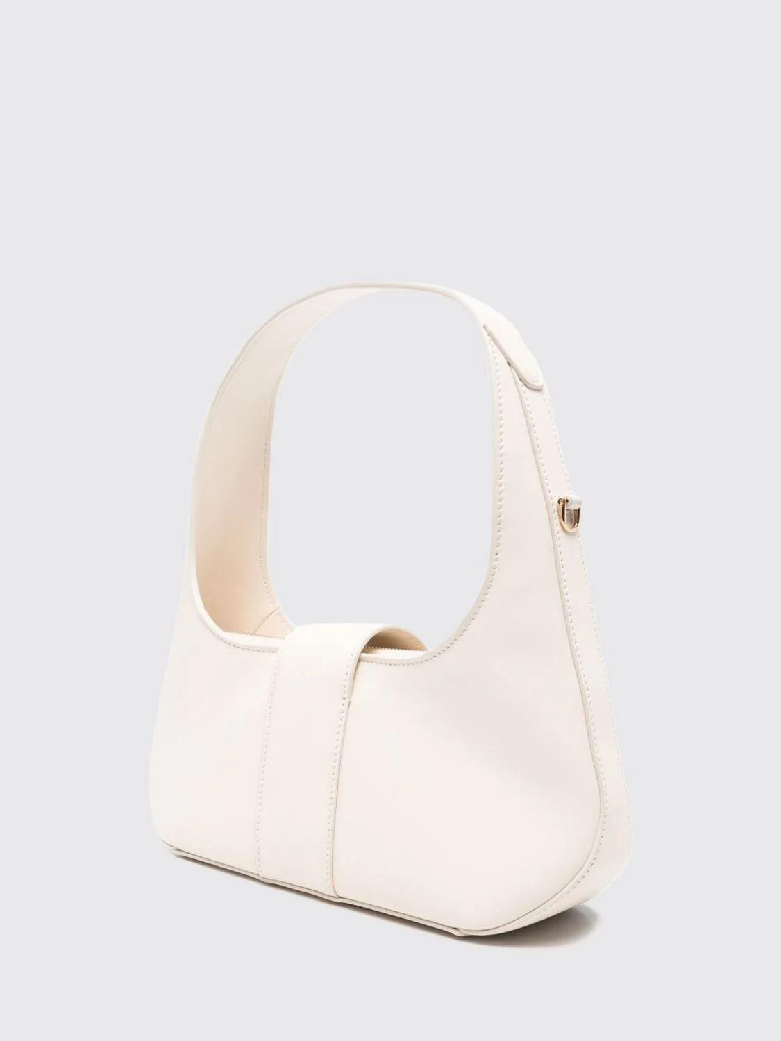 woman's shoulder bag