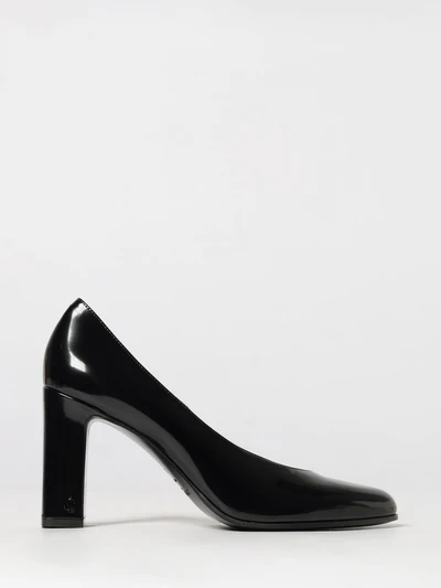 womans high heel shoes