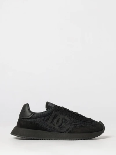 womans sneakers