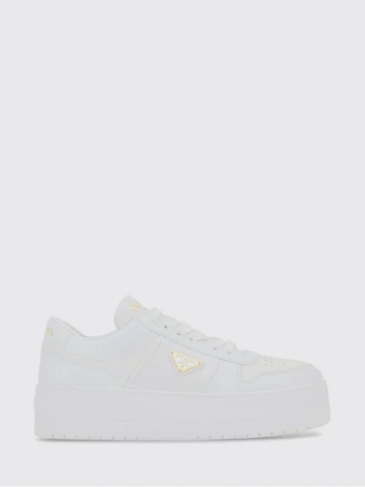 womans sneakers