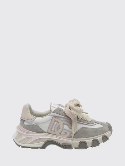 womans sneakers