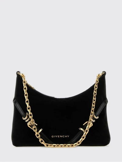 womans shoulder bag