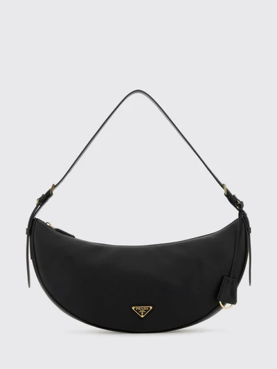 womans shoulder bag