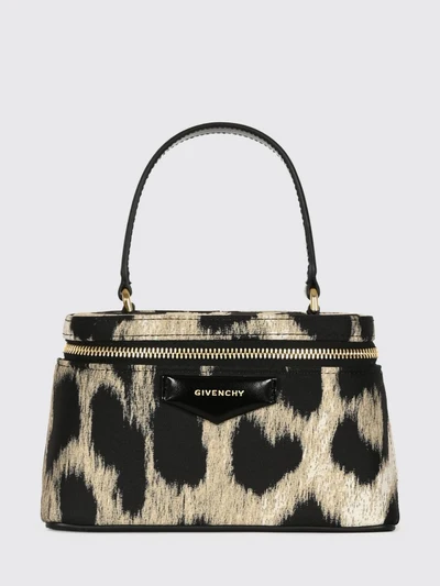 womans handbag