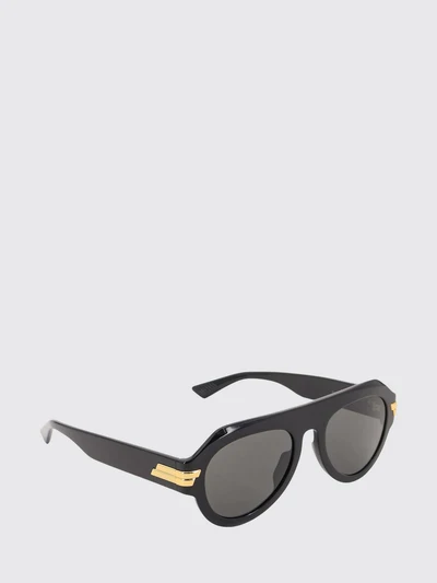 rounded aviator sunglasses in an acetate frame