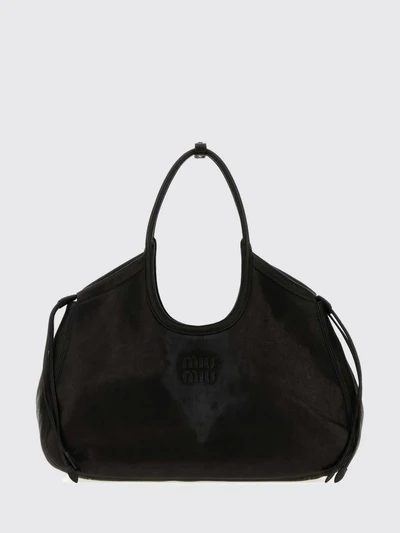 womans shoulder bag