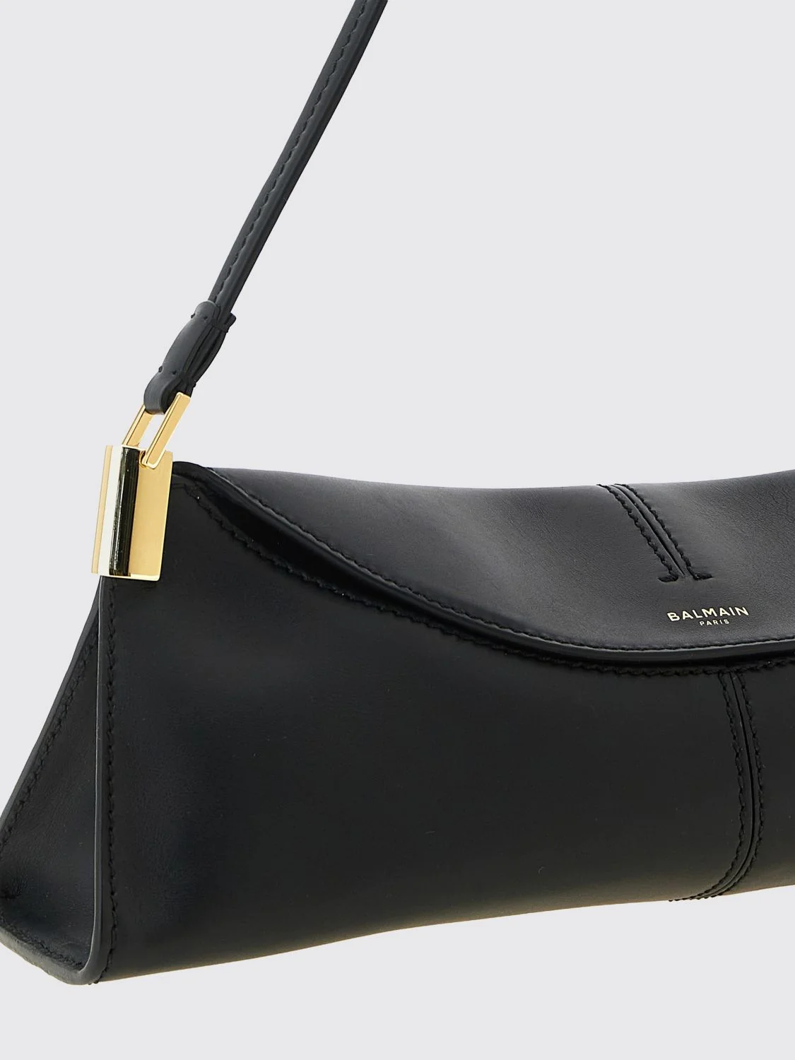 64-83 smooth calfskin leather shoulder bag with flap closure