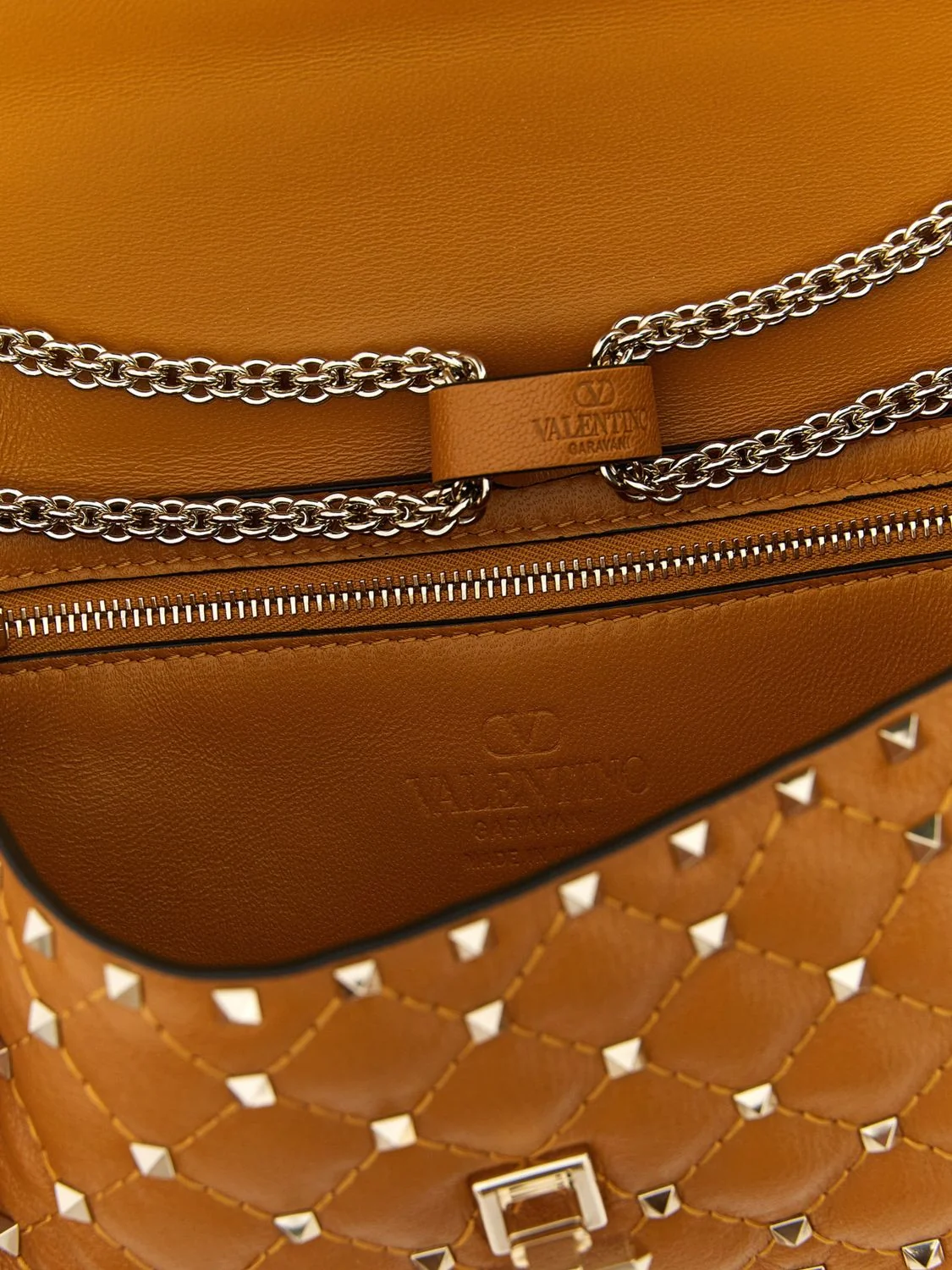 woman's shoulder bag