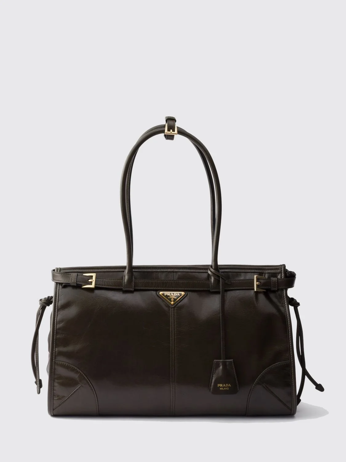 woman's shoulder bag