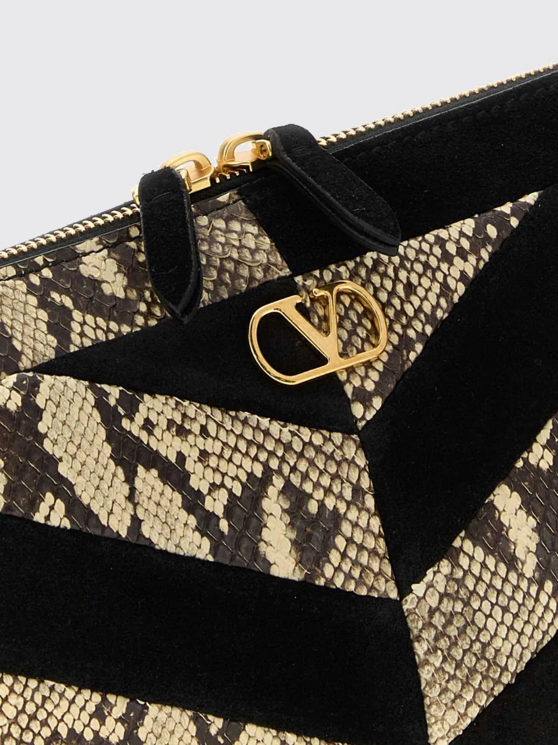 woman's shoulder bag