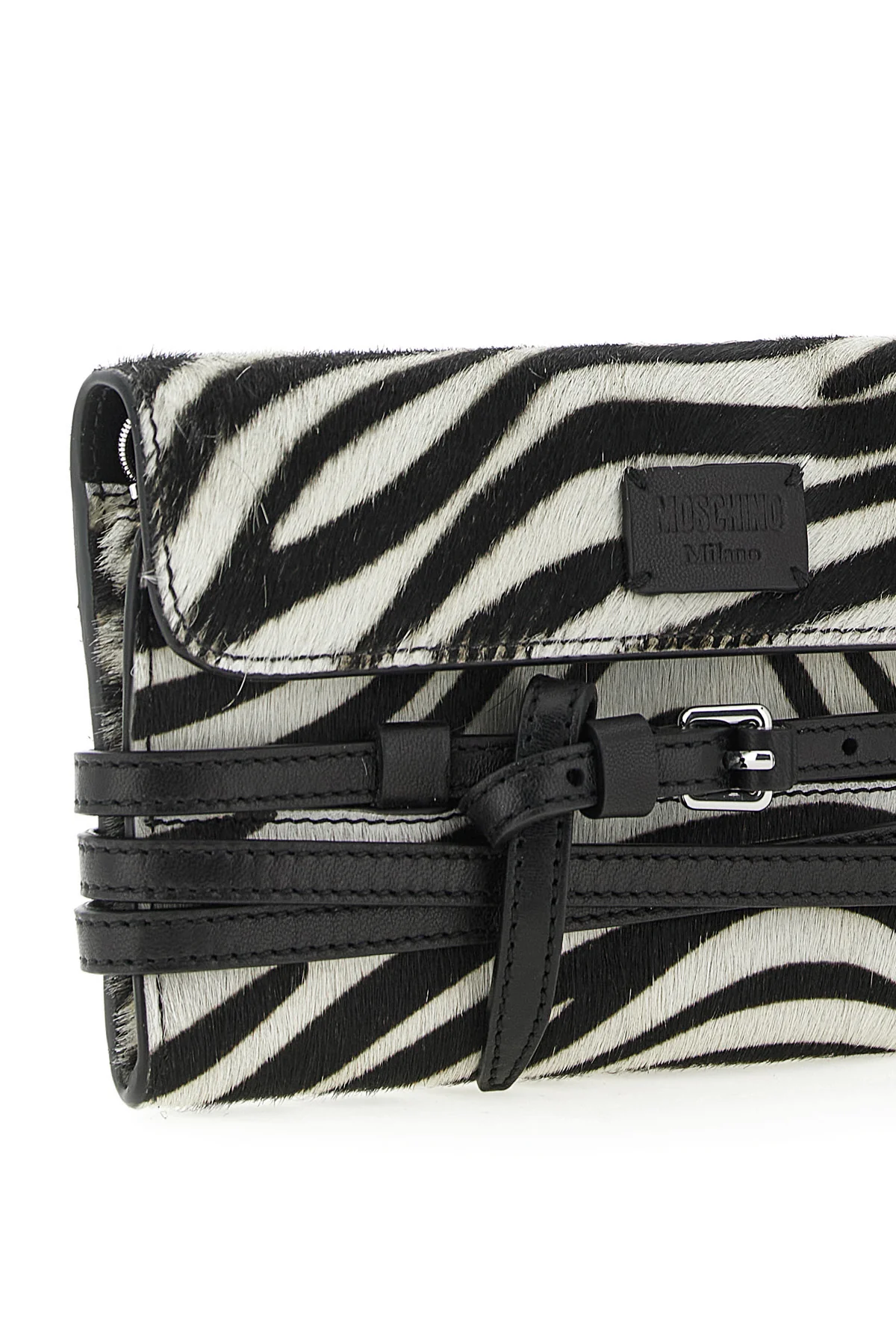 moschinos tie me wallet on chain bases its design on a sharp material contras