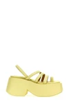 sandalo zeppo in pelle martellata