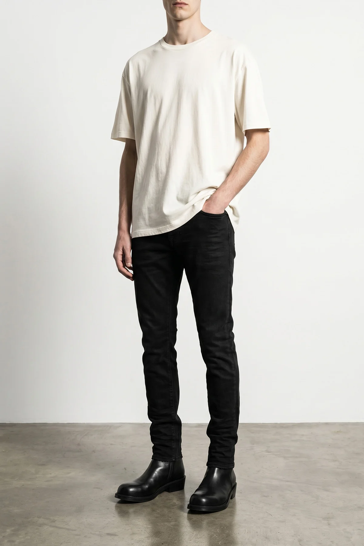 p001 black resin 3/d jeans in high-quality garment-dyed stretch denim