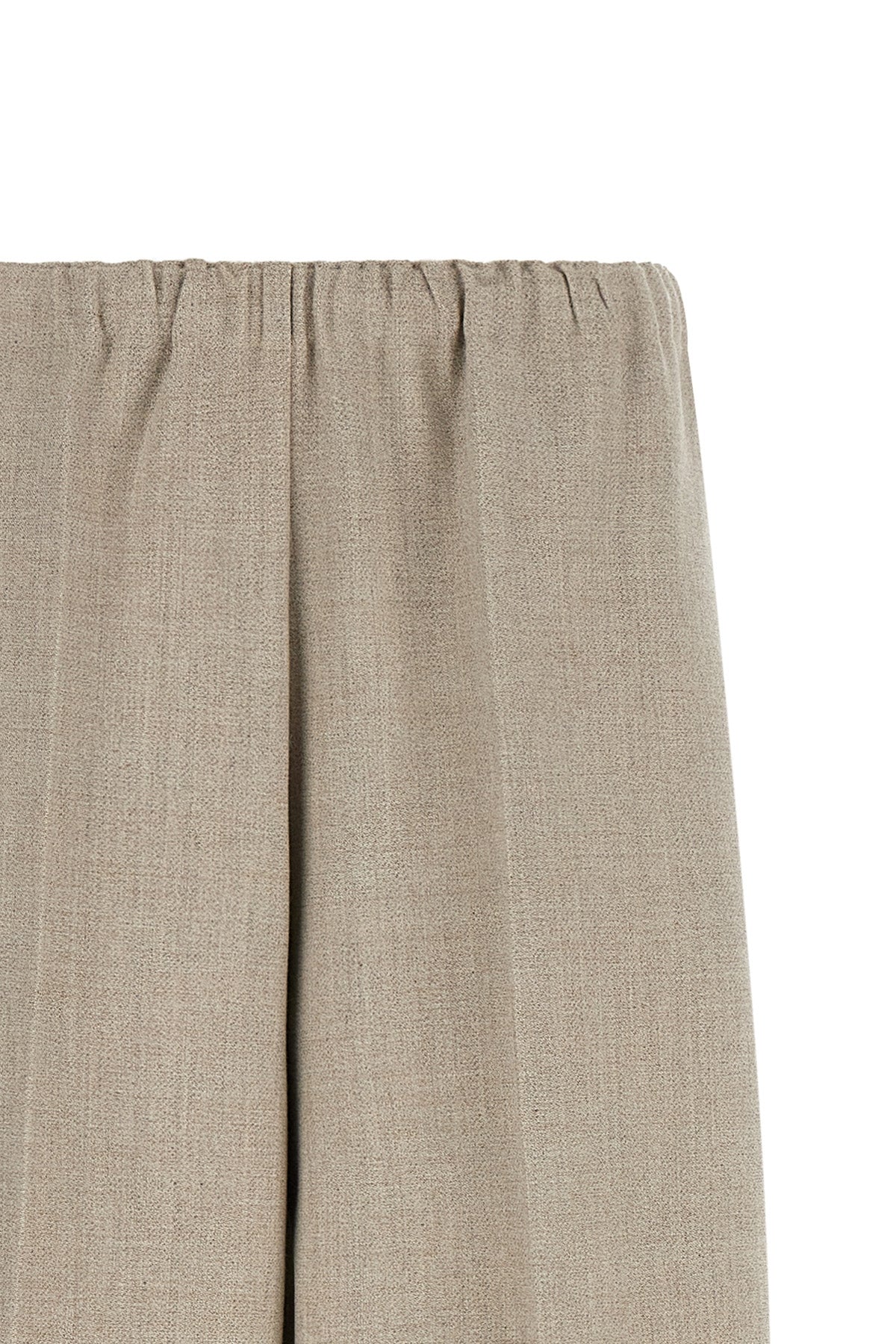 the fabiana filippi trevi trousers are distinguished by a wide and relaxed sil