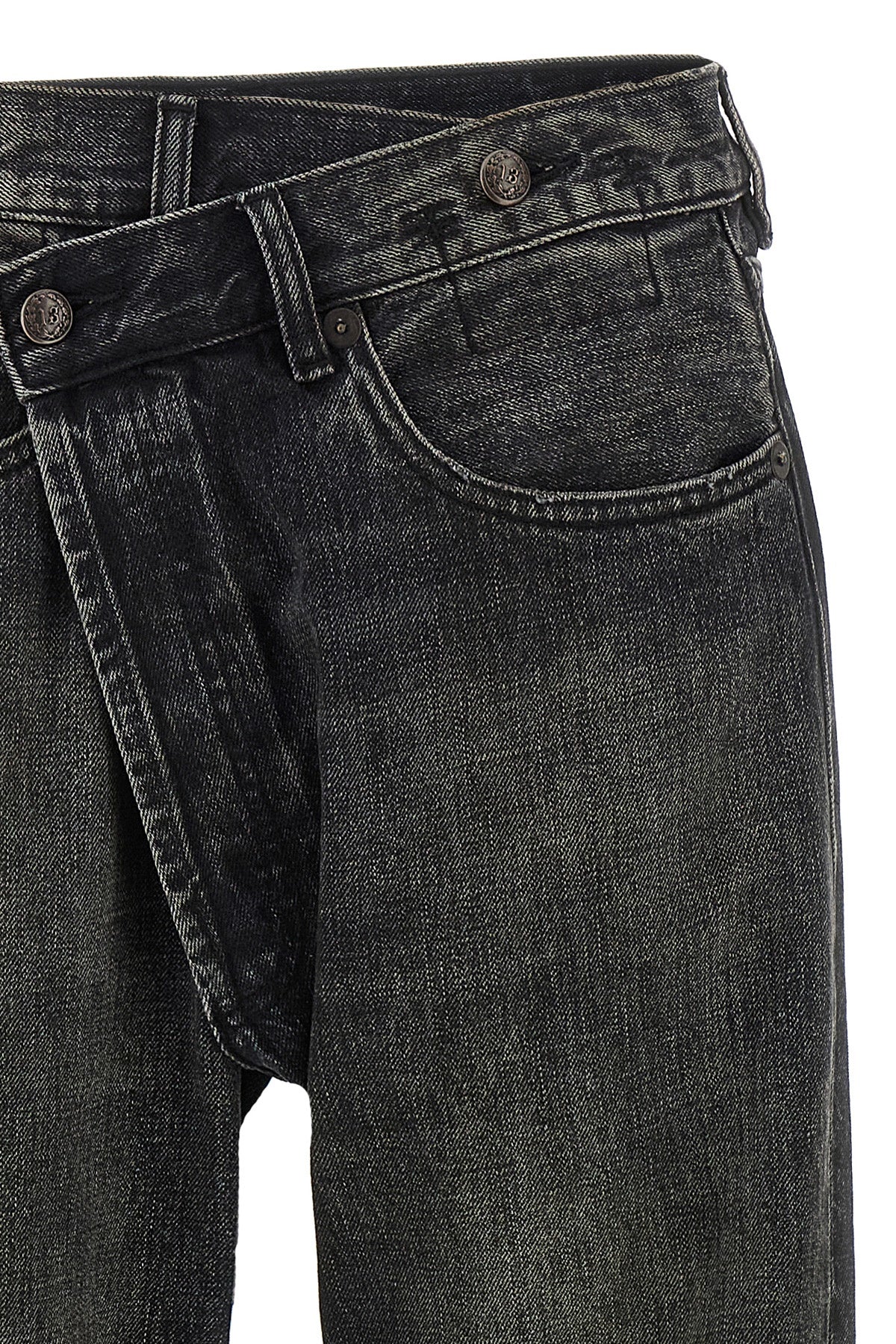 crossover jeans in delavé cotton denim