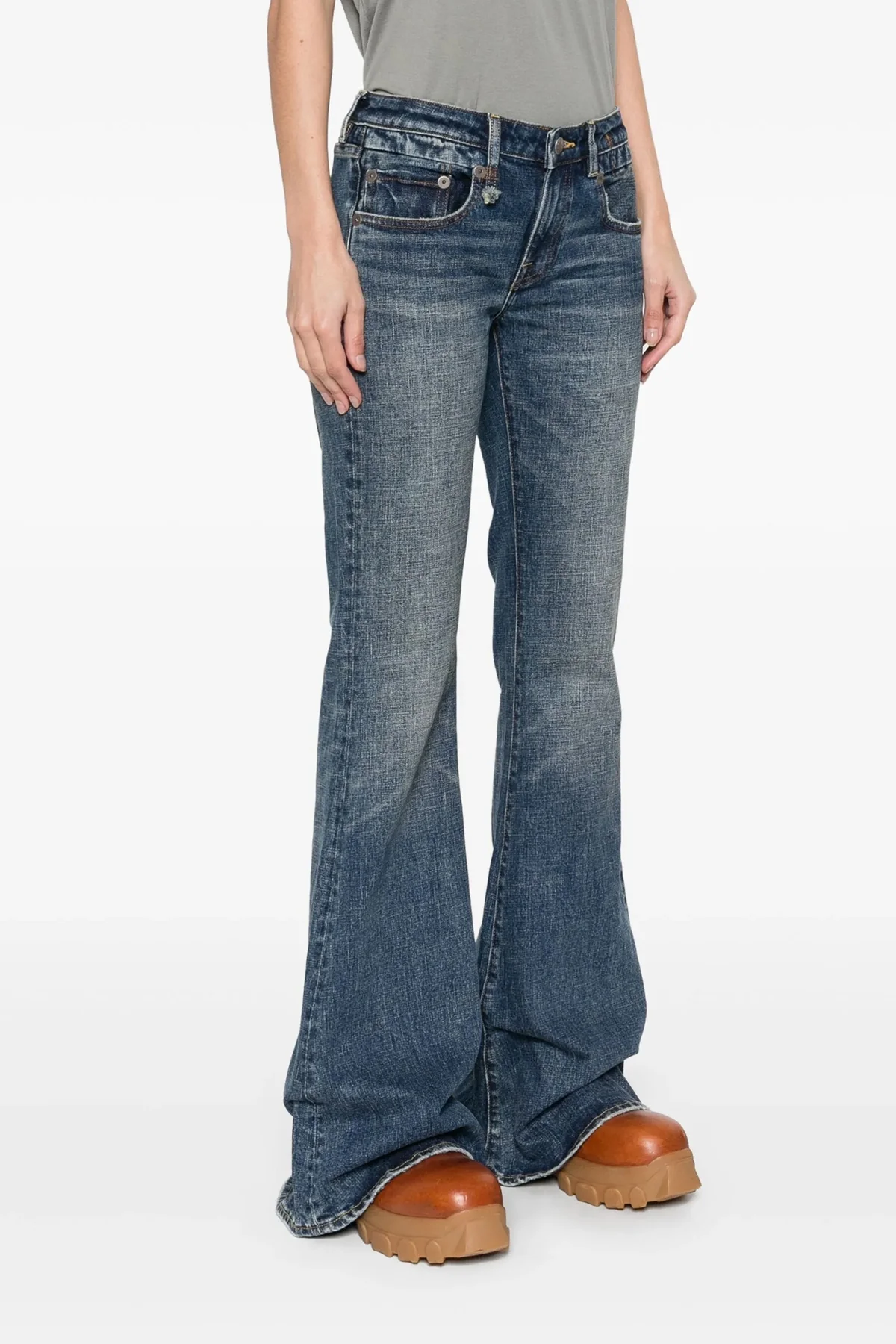 overflow boy flare low-rise denim jeans in delavé cotton