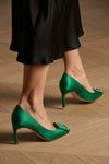 trompette satin pumps
