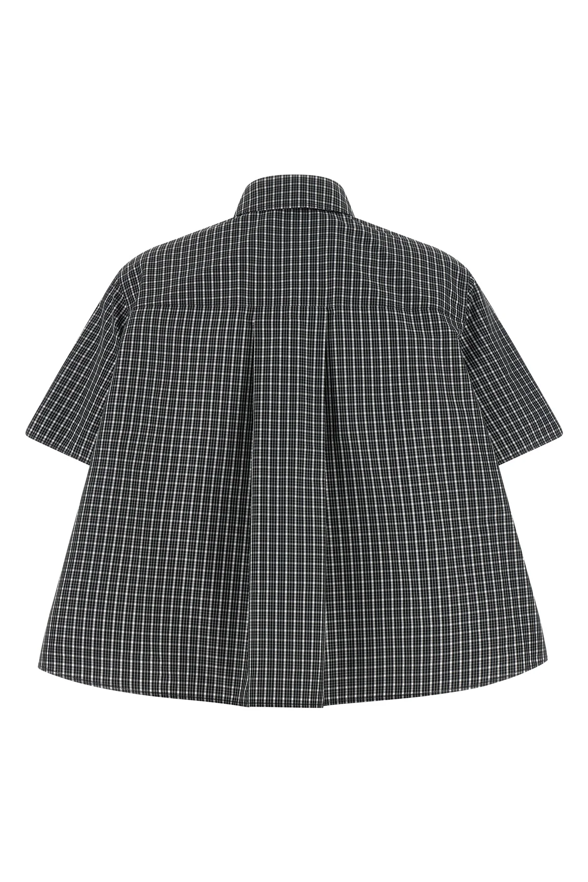 LOEWE 34 the short-sleeved shirt loewe redefines the volumes of classic tailoring through
