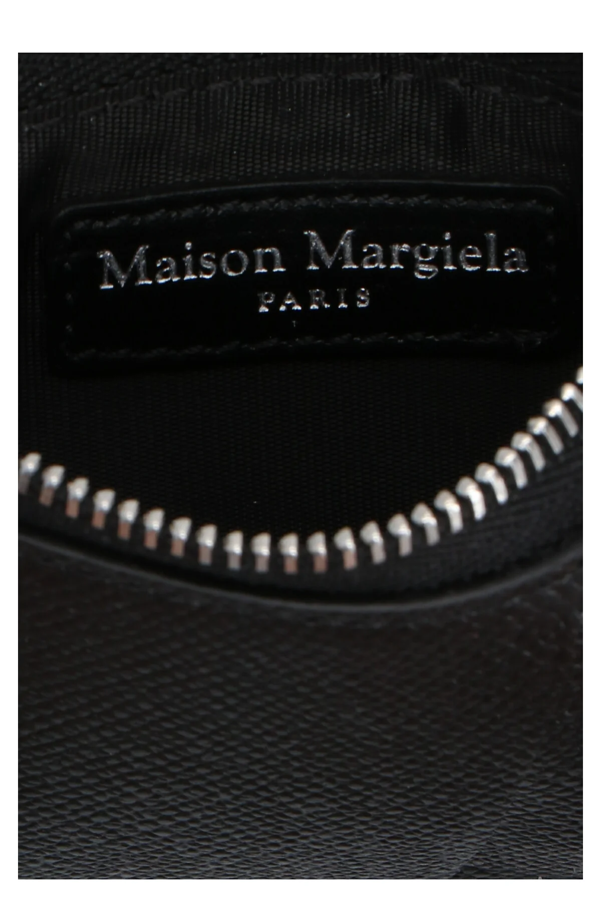 stitching zipped card holder