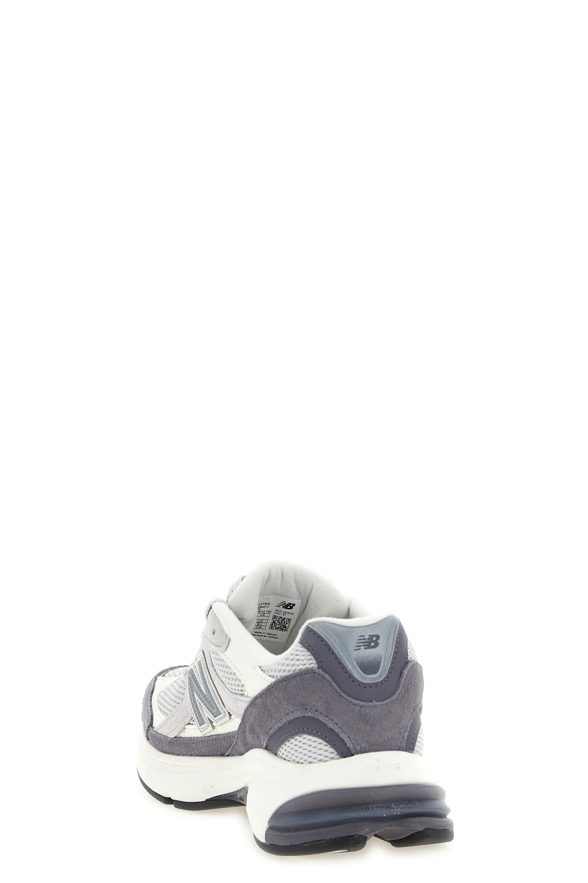 new balance 2010 sneakers redefine the concept of sports footwear through stru