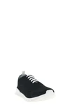 fits sneakers