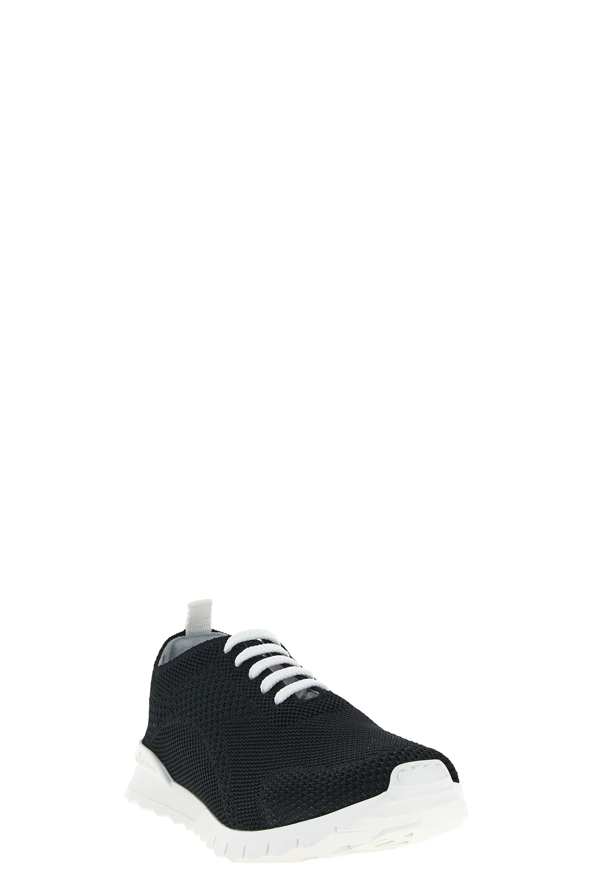 fits sneakers