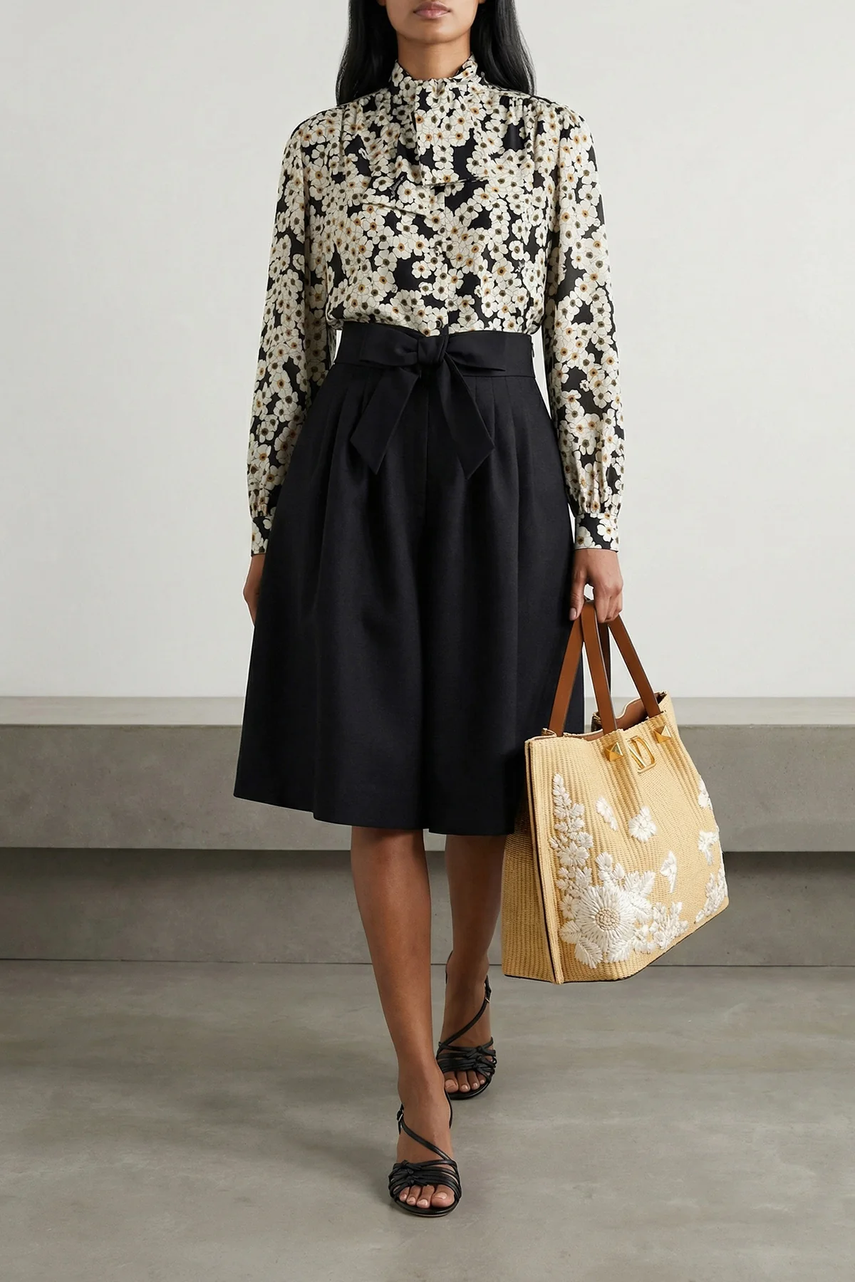 VALENTINO GARAVANI OS medium shopping bag in woven raffia