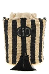 small bucket bag in hand-woven natural raffia