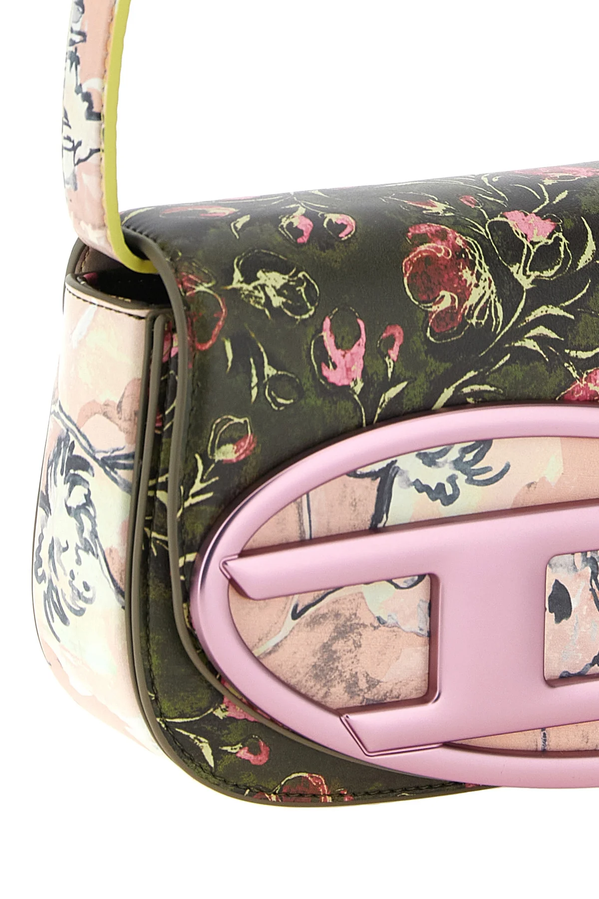 the diesel 1dr shoulder bag has a structured and curvilinear silhouette